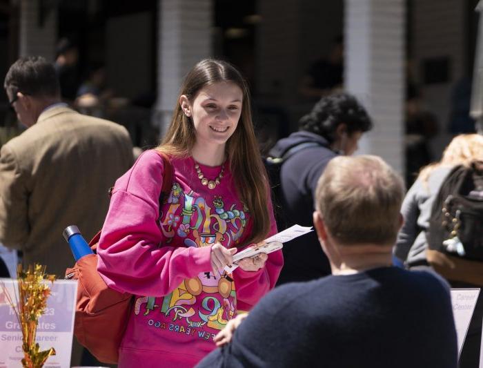 Saint Mary's Finance Minor Student at Advising Fair